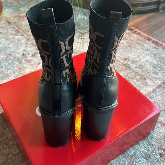 Guess Boots - Picture 4 of 7